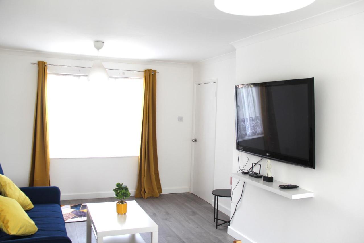 Coolfin House-Close To Excel, Contractors, Relocators, Paid Parking Villa London Exterior photo